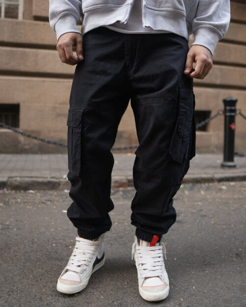 black cargo pant