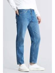 light blue baggy fit jogger style jean with cargo pockets light blue baggy fit jogger style jean with cargo pockets